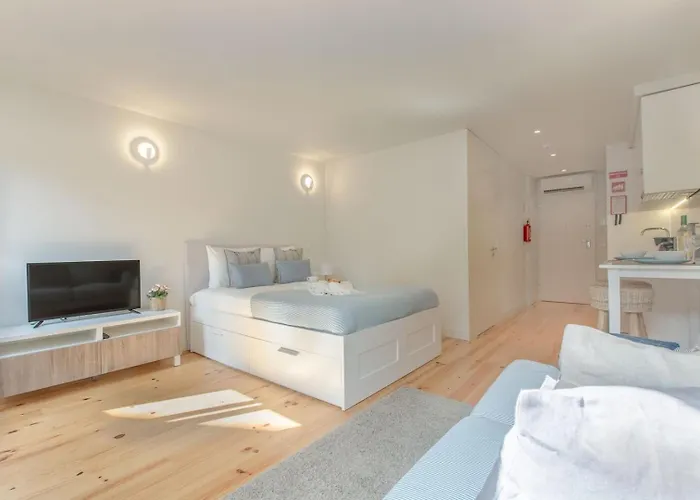 Downtown Flat, Walk To Center Apartamento Oporto